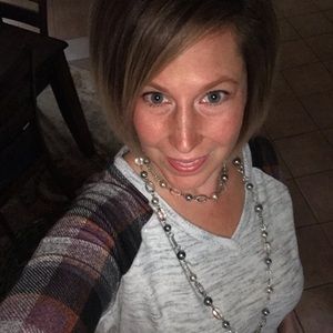 Meet your Posher, Crystal